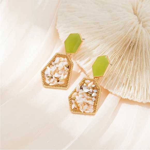 Jewelry - Elegant Gold and Green Geometric Earrings